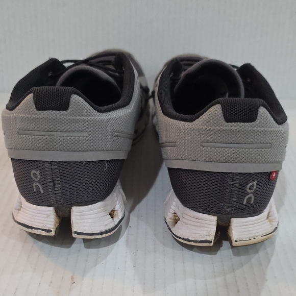 On Cloud 5 Running Men's Black and Gray Athletic Shoes Size 9.5 - Picture 6 of 9